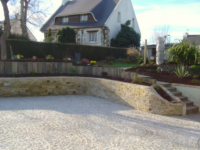 Pavement et muret
